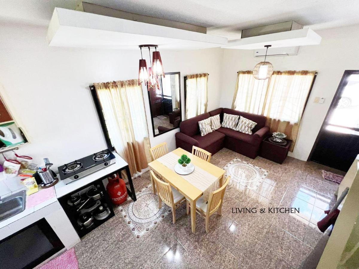 Beach Resorts Walking Distance To The Town House Davao Stadt Exterior foto
