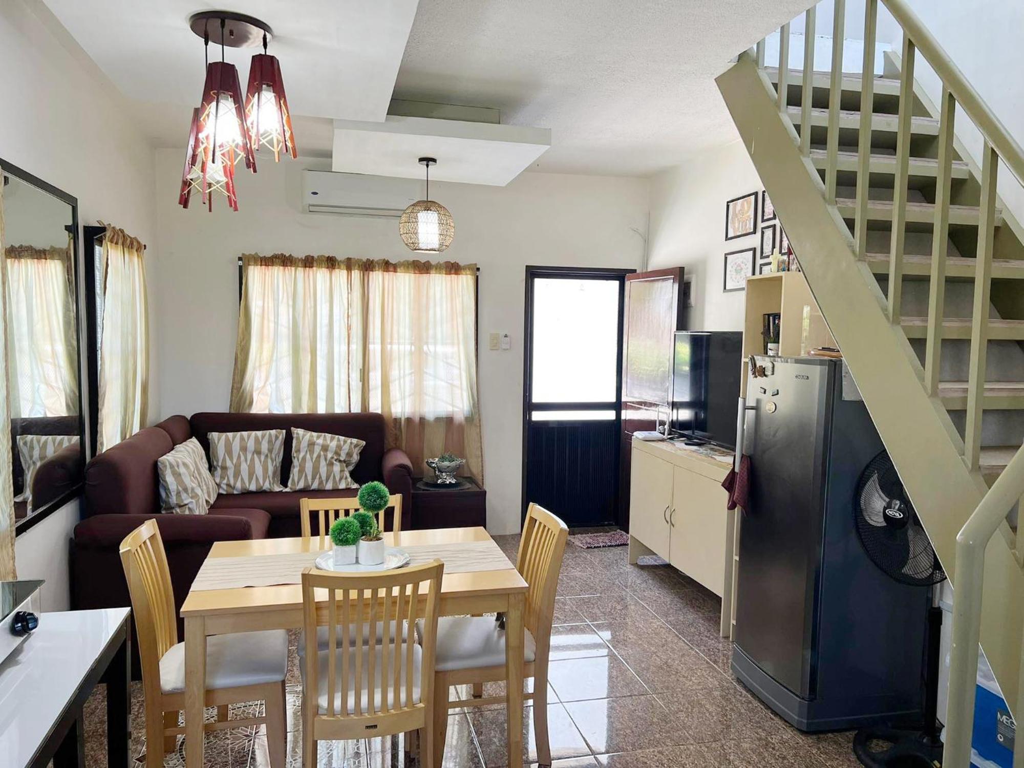 Beach Resorts Walking Distance To The Town House Davao Stadt Exterior foto